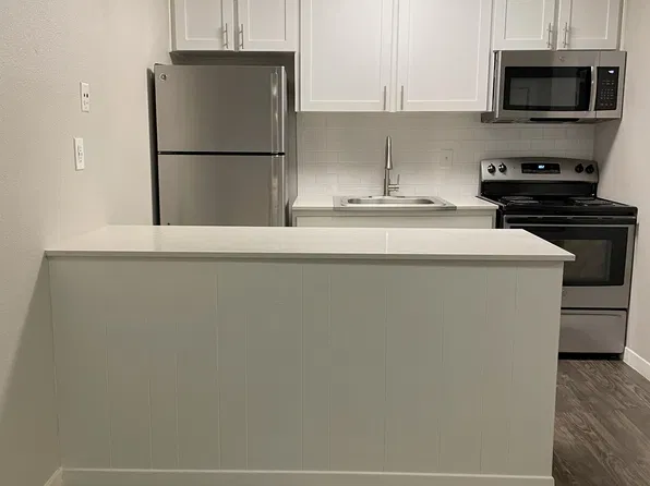 Zilker Capri Apartments, 1131 Hollow Creek Dr #0B-1Ba, Austin, TX 78704