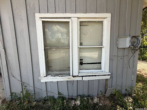 4th image of 527 Boone Street