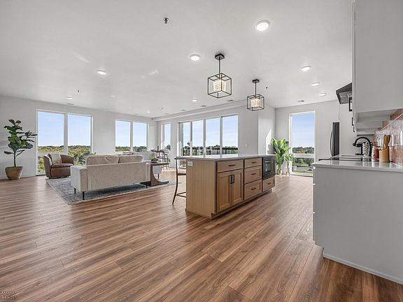 3rd image of 300 Main Ave #506