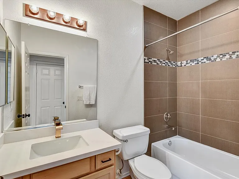 3247 E Maldonado Dr — Photo 12