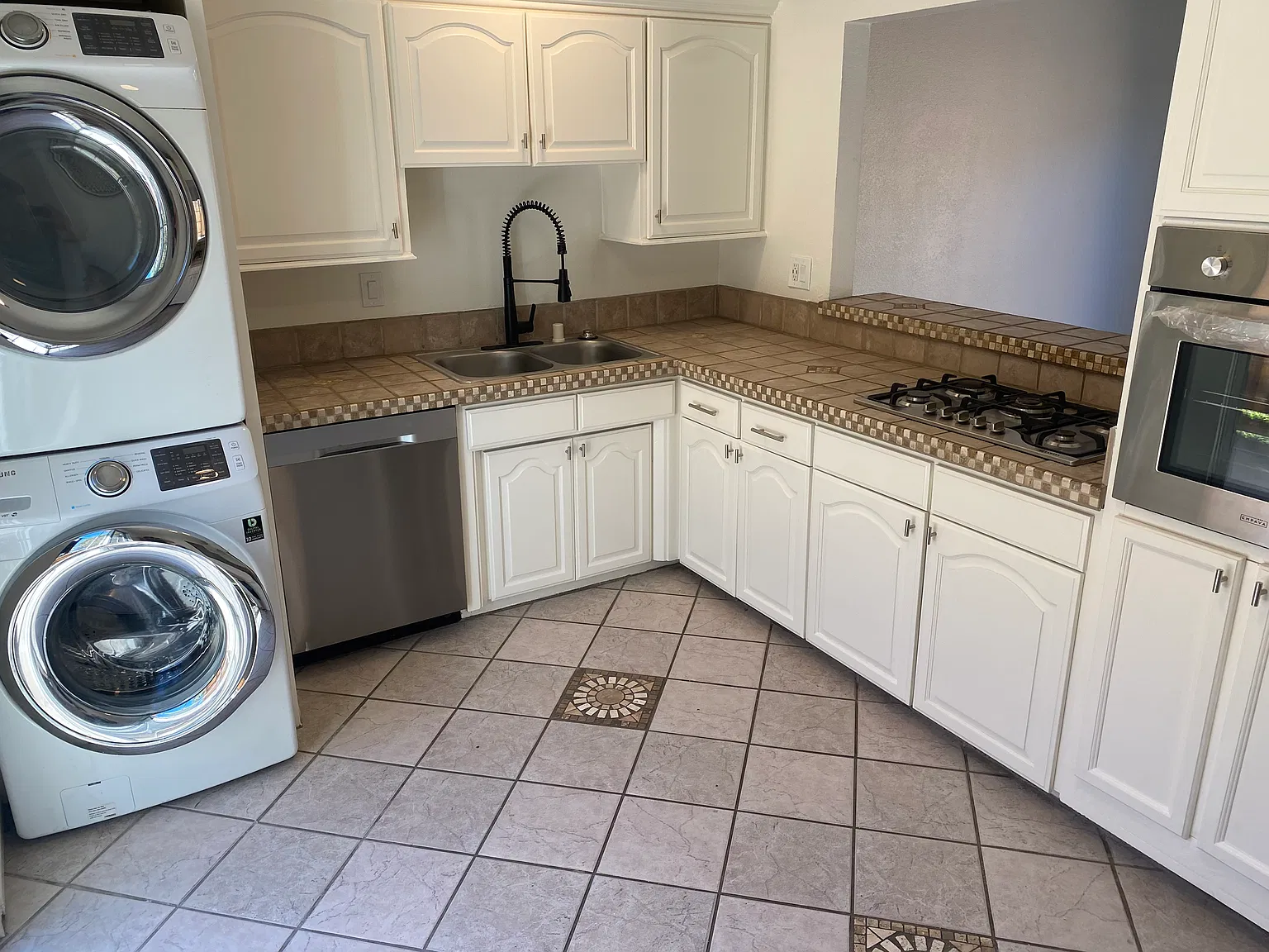 2 bed, 1250 sqft, $3,650 — Photo 3