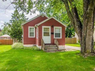 1256 Vanderbraak St, Green Bay, WI 54302
