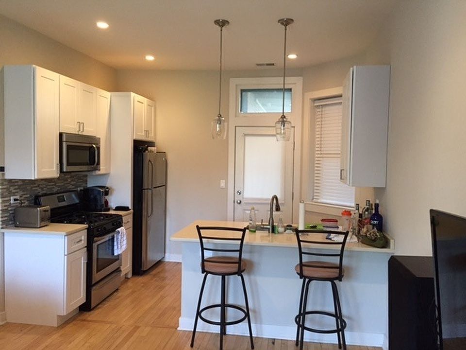 1st image of 3607 N Lakewood Ave