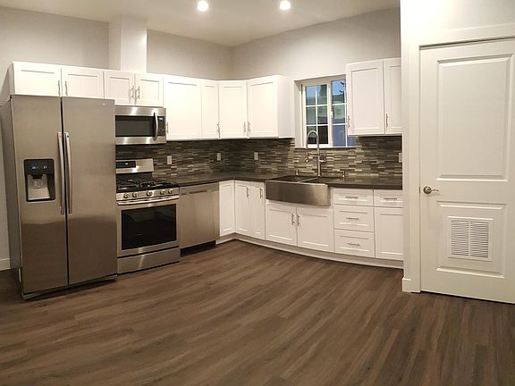 2nd image of 6039 Craner Ave #103