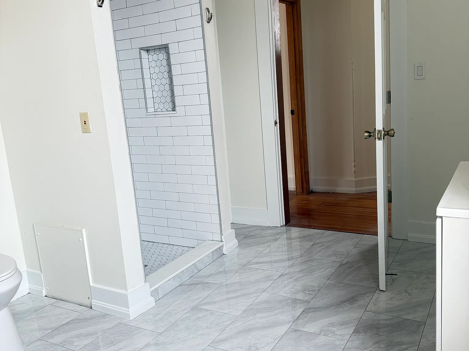 3 bed, 2600 sqft, $3,600 — Photo 4