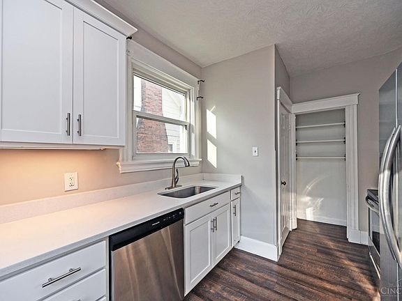 3rd image of 2343 Glenside Ave