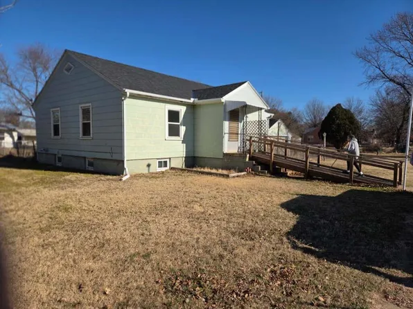 122 W 19th St, Harper, KS 67058
