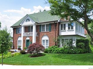 7 Sherwood Ave, Pelham, NY 10803