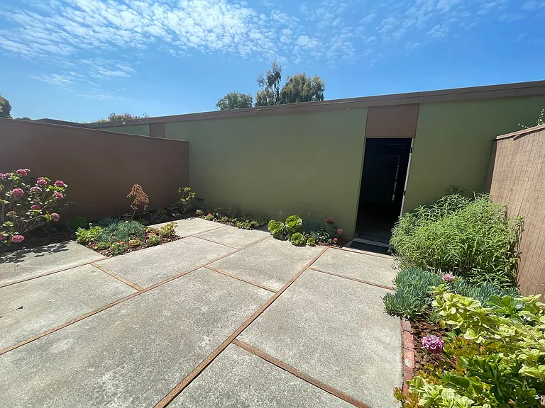 1033 Fontana Dr — Photo 23