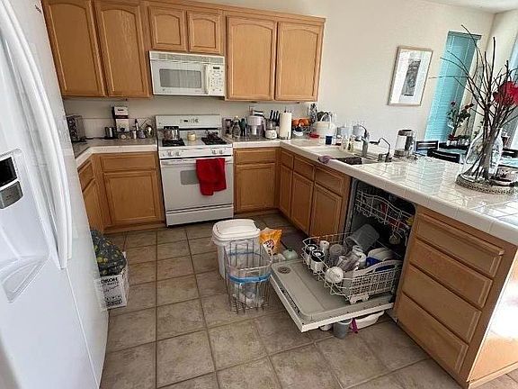 4th image of 732 Schoolhouse Rd