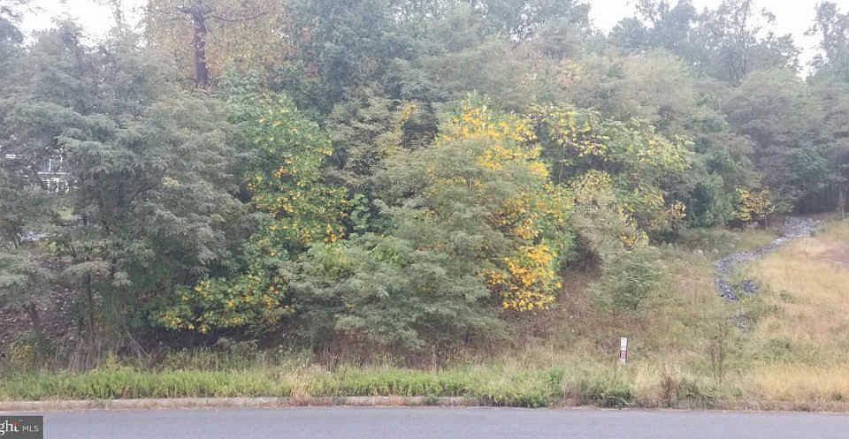2nd image of 2400 Abbey Ln Lot 121
