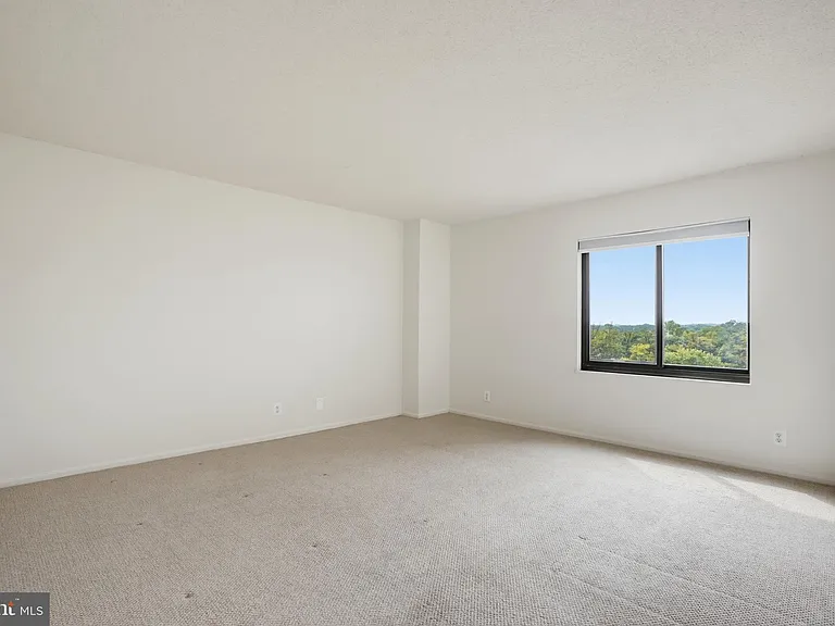 205 Yoakum Pkwy #1002 — Photo 20