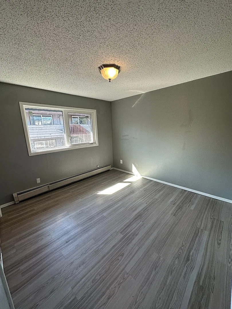 3932 East 9th Avenue — Photo 4