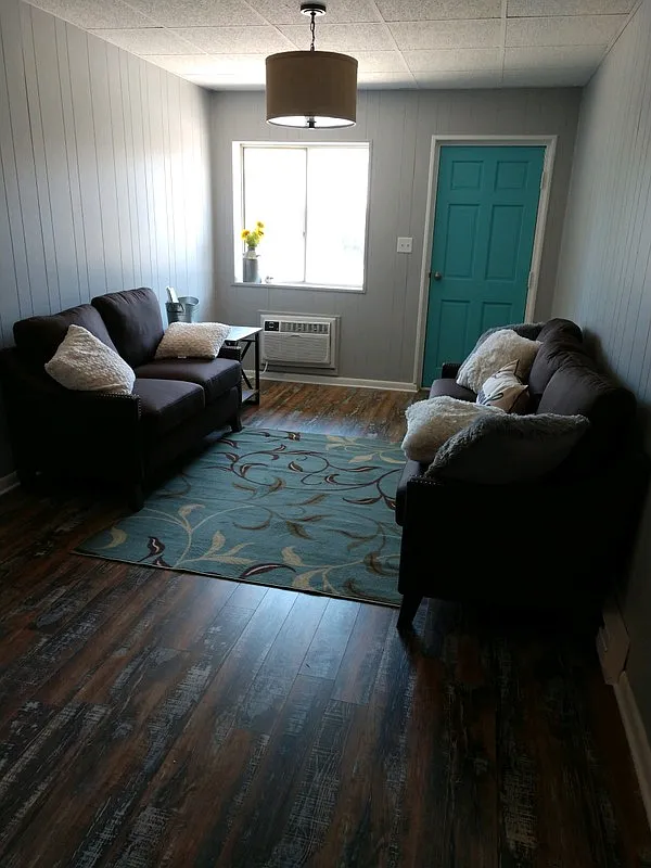 3317 Franklin Ave — Photo 3