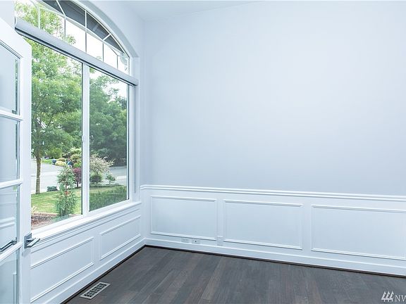 4th image of 1914 32nd Avenue Ct SW