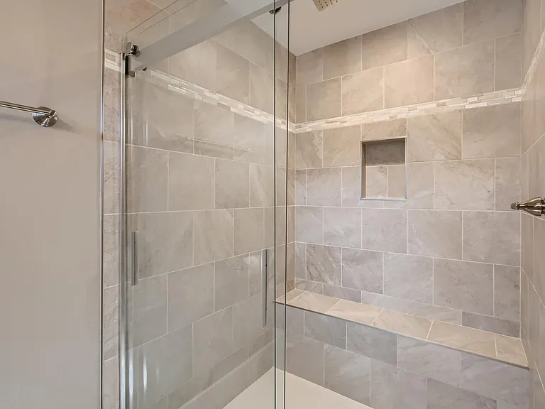 722 E Nottingham Dr — Photo 14