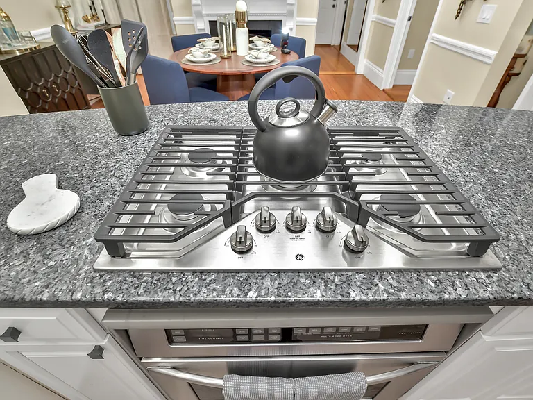 10 Pierce Ave #1 — Photo 38