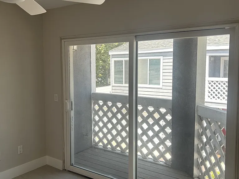 2430 Santa Ana Ave #10 — Photo 17