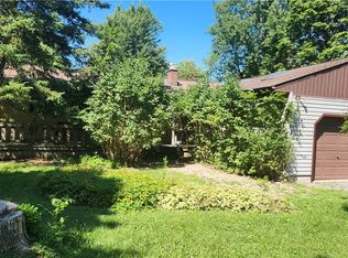 869 Balmer Rd, Youngstown, NY 14174