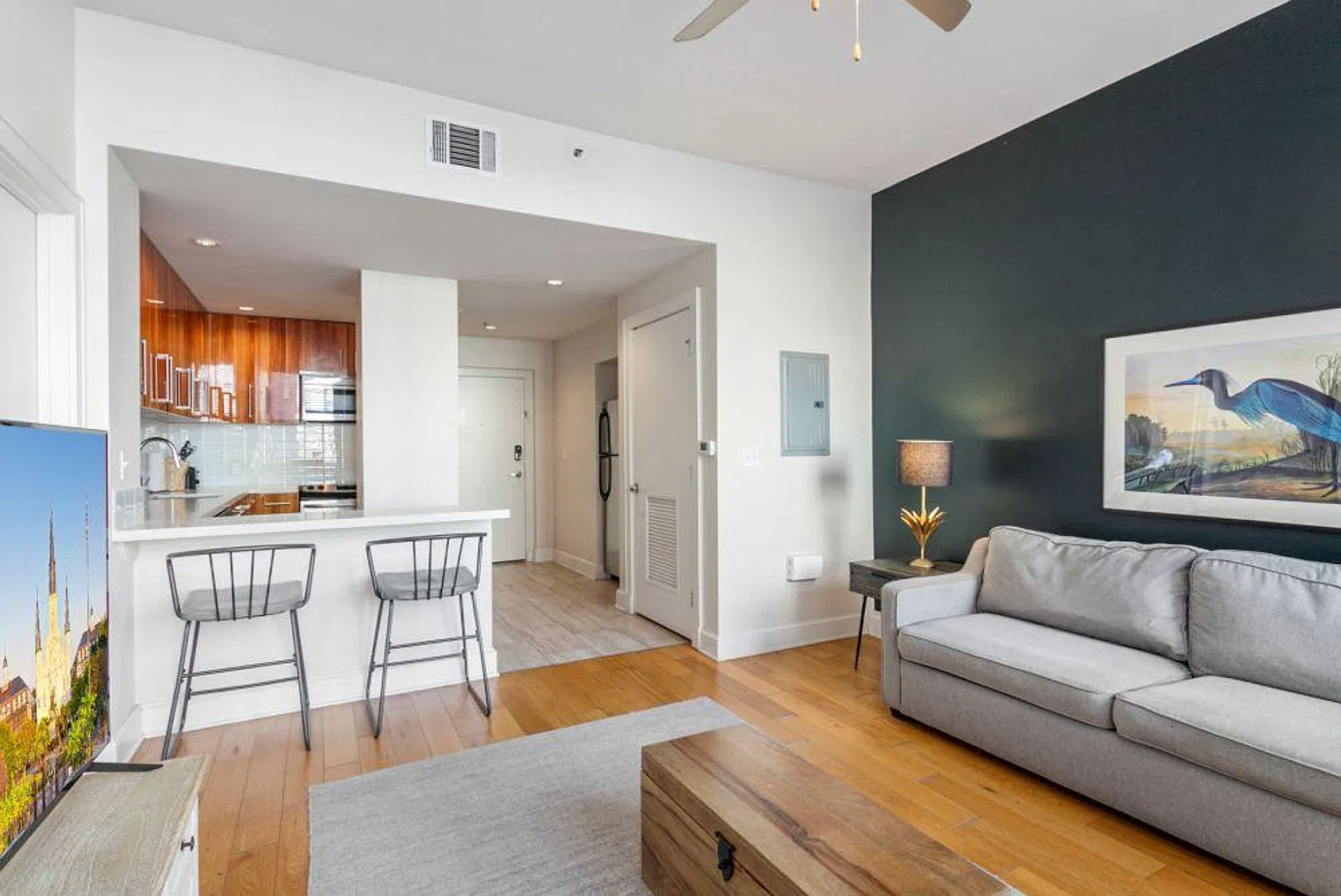 1 bed, 1.0 bath, 430 sqft, $4,294 — Photo 1
