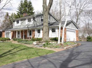 386 Wellington Crescent Blvd, Mount Clemens, MI 48043
