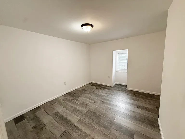 210 Washington St — Photo 15