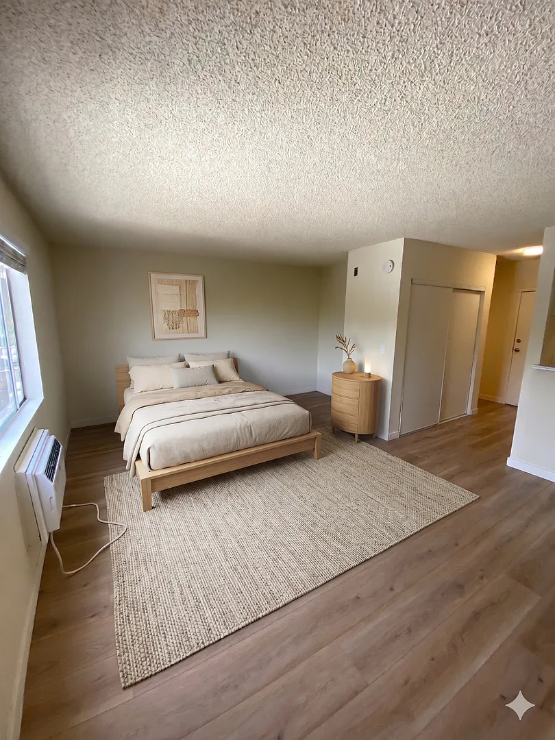 10231 Pinewood Ave — Photo 1