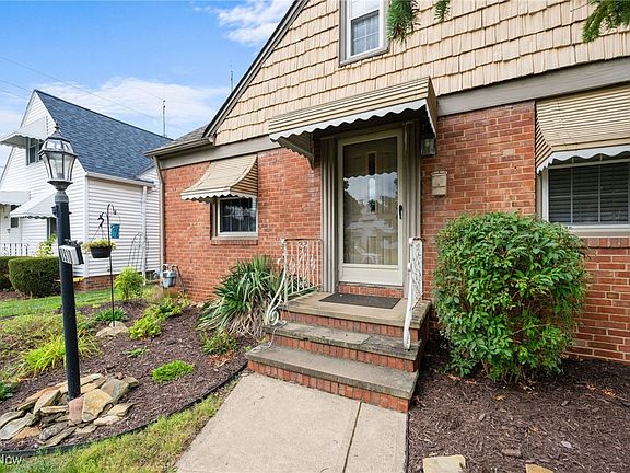 3rd image of 8910 Ansonia Ave