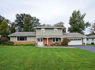 528 Bridgewood Dr, Rochester, NY 14612