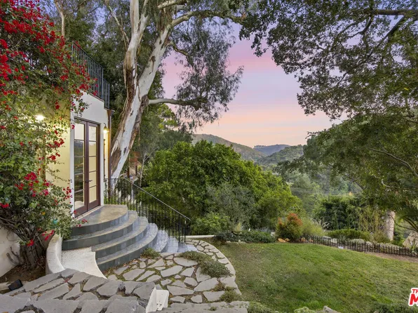 10037 Reevesbury Dr, Beverly Hills, CA 90210
