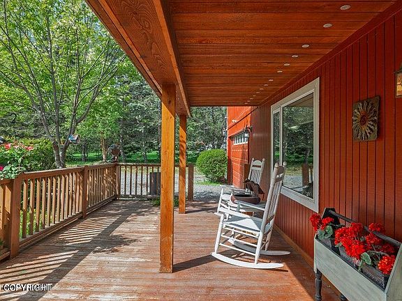 3rd image of 1061 E Agate Ln