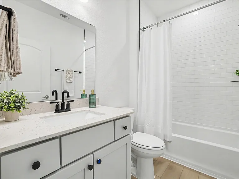 310 Livewater Ln — Photo 14