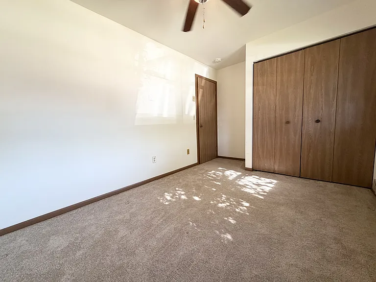 913 Acewood Blvd — Photo 32