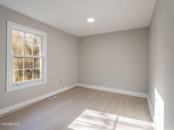 100 Wicklow Court, Toms River, NJ 08755