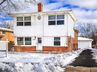 328 Kenloch Ave, Libertyville, IL