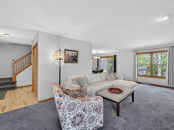 5th image of 2877 Larkspur Ln
