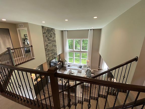 4th image of 5410 Everest Ln N