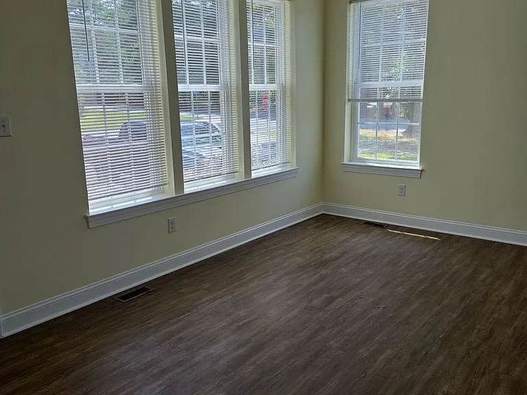 421 Hamilton Rd — Photo 11