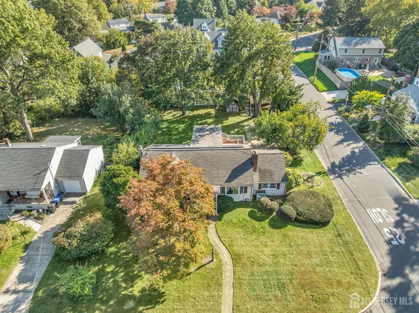 1 Memorial Dr, East Brunswick, NJ 08816