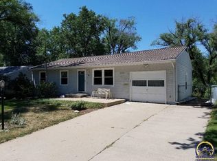 2549 SW Fairmont Rd, Topeka, KS 66614