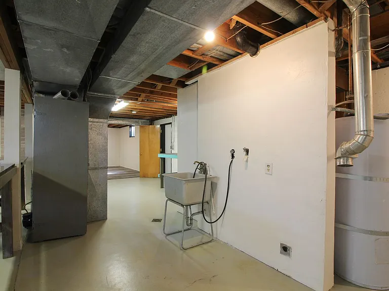 1500 Woodbury St — Photo 25