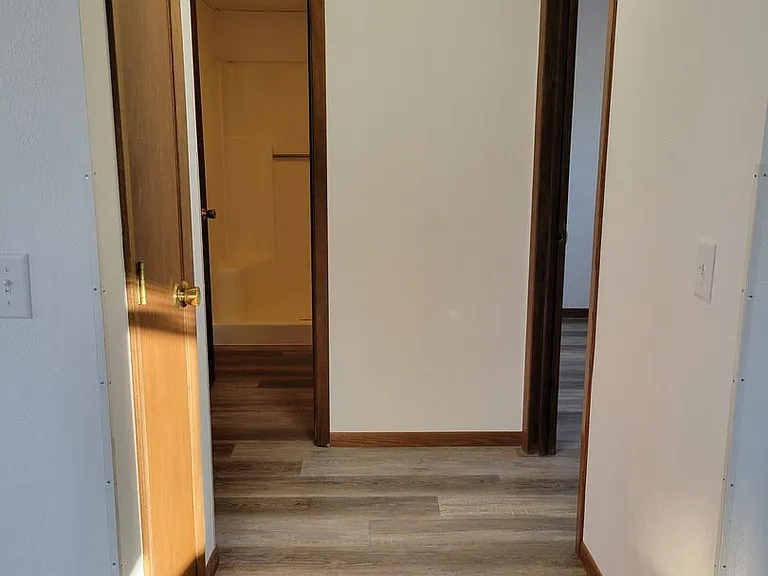 138 N Bay St — Photo 11