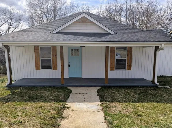 310 Wood St, Thomasville, NC 27360