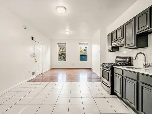 84 Griffith St, Jersey City, NJ 07307