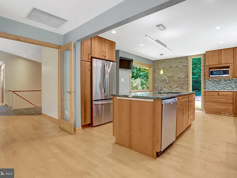 6030 Berwynd Rd — Photo 15
