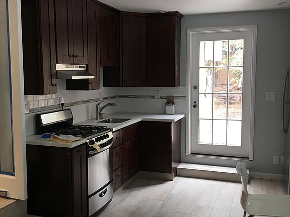 4th image of 4572 Bsaratoga Ave #B