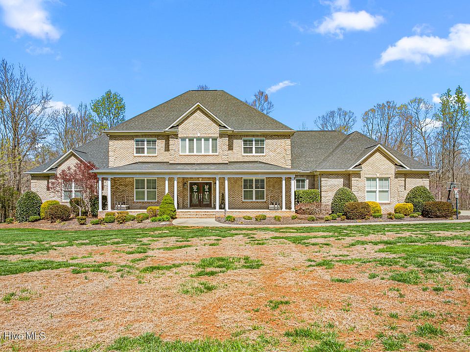 1st image of 4440 Hidden Creek Pointe