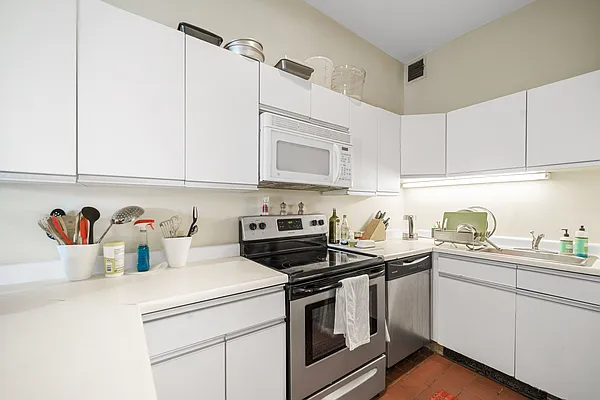 Rented by Corcoran | media 14