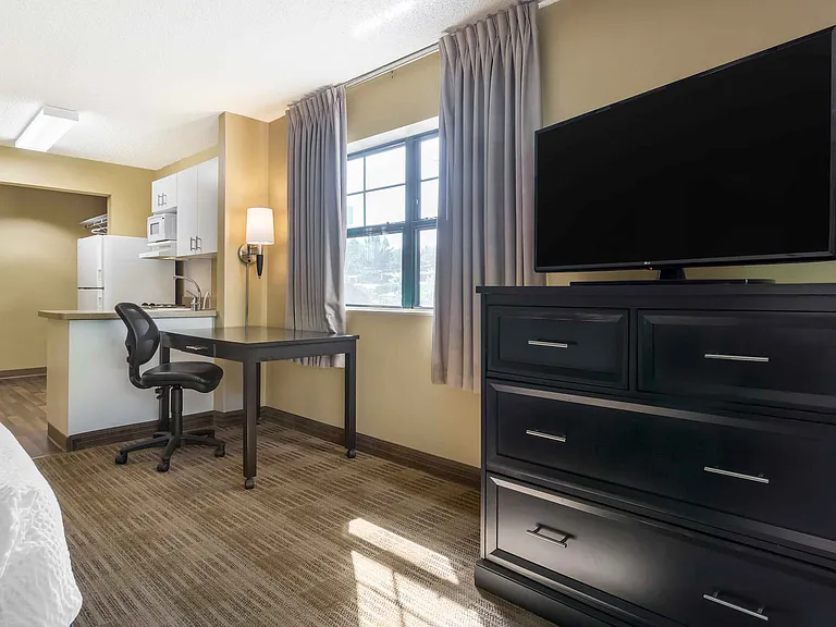 Studio Suite - 1 Queen Bed