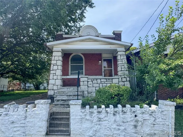 4950 Hummelsheim Ave, Saint Louis, MO 63123
